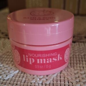 Bath & Body Works Stawberry Poundcake Lip Mask